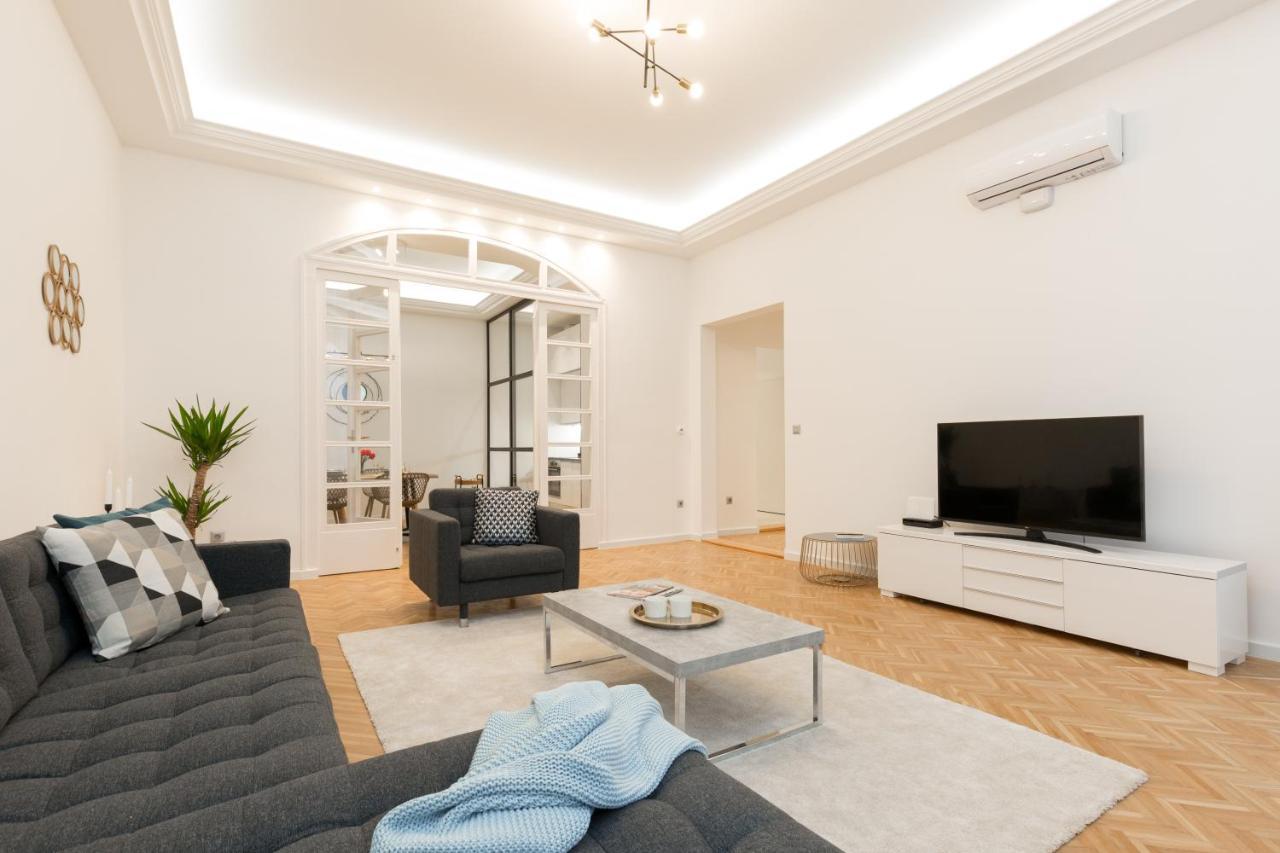 Space And Style In The Heart Of Budapest W 2Br&2Bt Εξωτερικό φωτογραφία